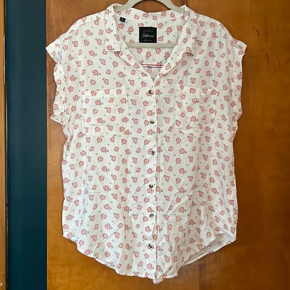 Short sleeve button up